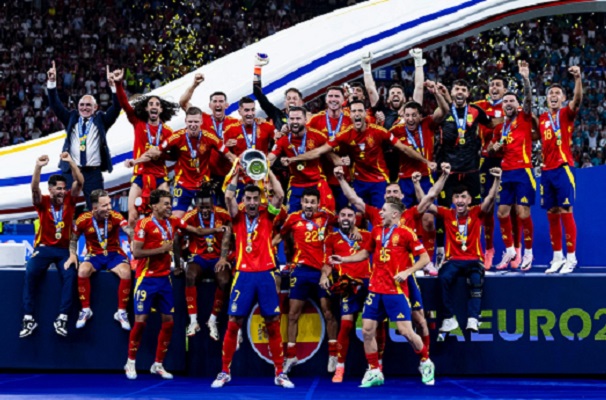 المنتخب الاسباني يهزم إنجلترا ويتوج بلقبه الرابع في منافسات كاس أوروبا للأمم 
