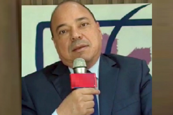 الحكم على بطل 