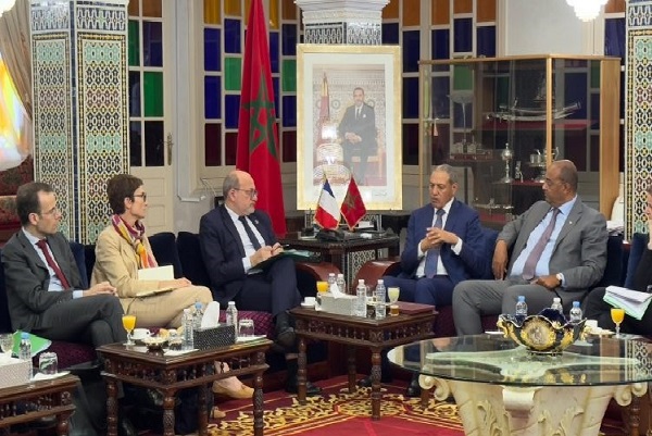 المدير العام لمجموعة الوكالة الفرنسية للتنمية يحل بالعيون في مهمة ميدانية لتفعيل التوجه الإستراتيجي الجديد لفرنسا