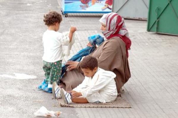 تفاقم ظاهرة التسول تتطلب سن قوانين صارمة لتجريمها 
