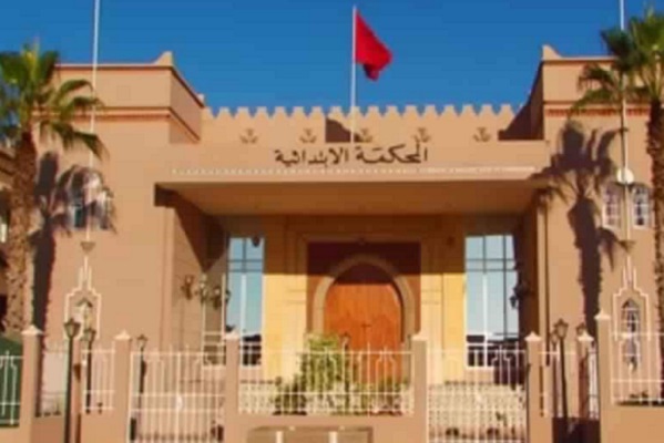 إدانة نادلة مقهى بتهمة ارتكاب جريمة السرقة تحت التهديد بالسلاح الابيض