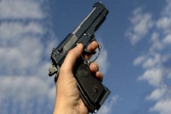 سلا/    مفتش شرطة يضطر لاستعمال سلاحه الوظيفي لتوقيف شخص عرض أمن المواطنين وسلامة عناصر الشرطة للتهديد