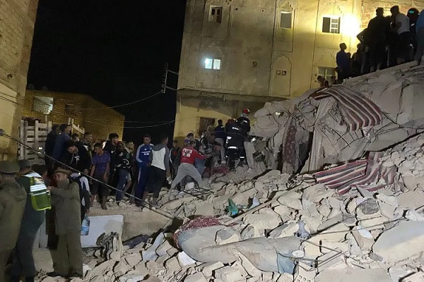  مصرع أربعة أشخاص وإصابة سبعة آخرين في حادث انهيار منزل بفاس 