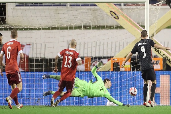 نيران صديقة تؤهل المنتخب الكرواتي وتحرم روسيا من التأهل المباشر 