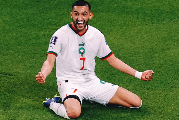 نادي ألماني كبير يسعى لضم نجم المنتخب المغربي حكيم زياش لصفوفه