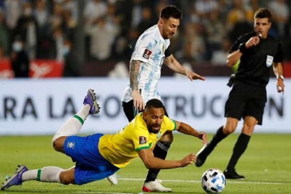 الفيفا يوافق على إلغاء مباراة منتخبي البرازيل والأرجنتين في تصفيات كأس العالم