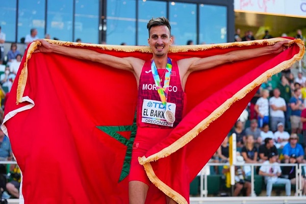 البقالي يتوج بطلا للسباق النهائي 3000 متر موانع وينقذ ماء وجه أحيزون ويرد الاعتبار لسمعة ألعاب القوى المغربية