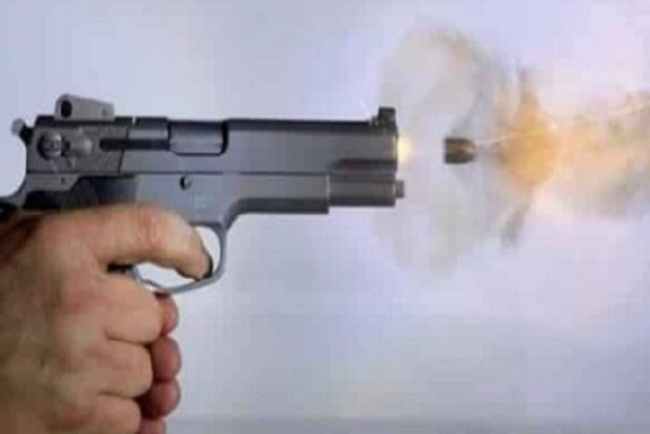 استعمال السلاح الوظيفي لتوقيف شخص عرّض المواطنين وعناصر الشرطة لاعتداء وخطير