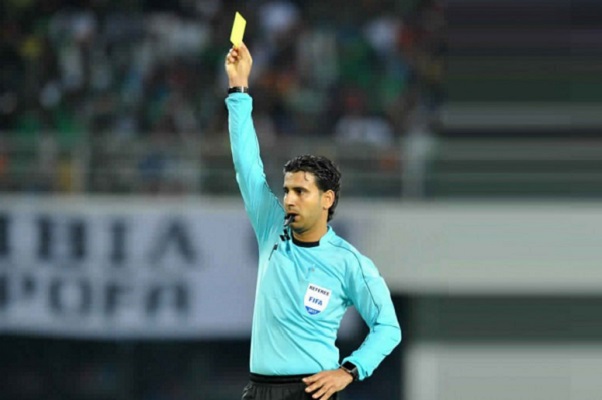 الحكم التونسي صادق السالمي يقود مباراة المنتخب المغربي ونظيره لجزر القمر