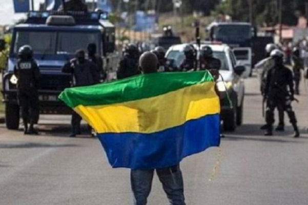 انقلاب عسكري يطيح بعلي بونغو أونديمبا بعد اعلانه فائزا في الانتخابات الرئاسية لولاية ثالثة