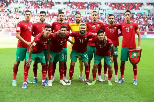 المنتخب المغربي الرديف لكرة القدم يواجه نظيره الجزائري في دور ربع نهائي كأس العرب
