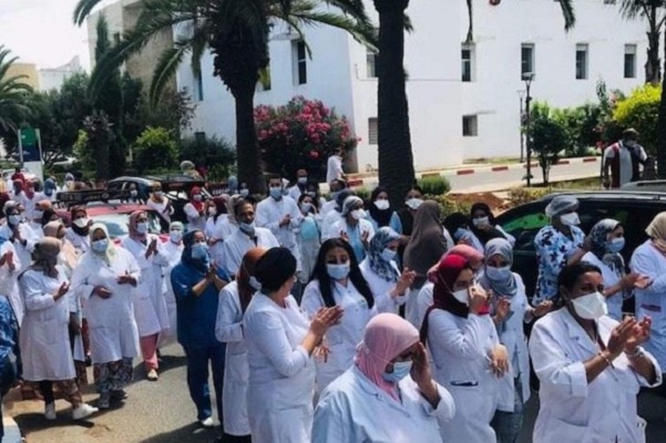 النقابة المستقلة للممرضين تخوض إضرابا وطنيا مع تنظيم وقفة احتجاجية امام الوزارة الوصية 