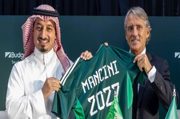 الإيطالي روبرتو مانشيني يعد بالظفر بكأس آسيا محددا اسباب تخليه عن تدريب منتخب بلاده 