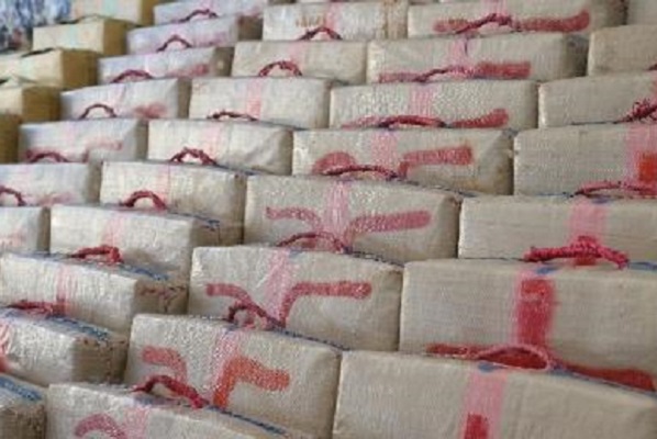 الدار البيضاء / حجز ازيد من طنين من مخدر الشيرا على مستوى محطة الأداء بالطريق السيار بمنطقة تيط مليل