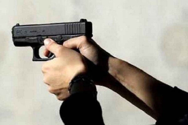 رصاص الشرطة يلعلع لإيقاف شخص عرض أمن الأشخاص وسلامة موظفي الشرطة لتهديد جدي