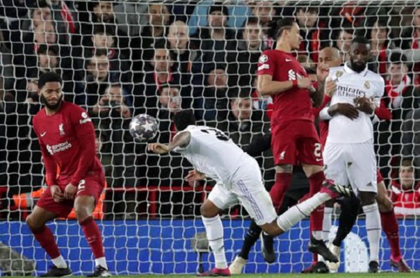 ريال مدريد يدك شباك مضيفه ليفربول بخماسية ويضع رجلا في دور ربع نهائي دوري أبطال أوروبا