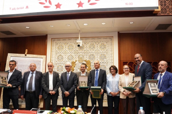 تتويج الفائزين في النسخة الثانية من جائزة الصحافة البرلمانية