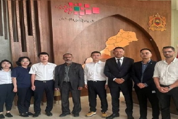 العيون تستقبل استثمارا صينيا ضخما بقيمة 200 مليار درهم في صناعة مكونات البطاريات الكهربائية  