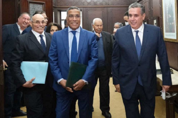 نقابة مخاريق ترفض منطق المقايضة بالزيادة في الأجور مقابل تمرير الملفات الاجتماعية الكبرى
