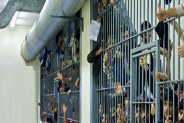 مهاجر مغربي يضع حدا لحياته شنقا بمرحاض زنزانته في إحدى السجون الإيطالية