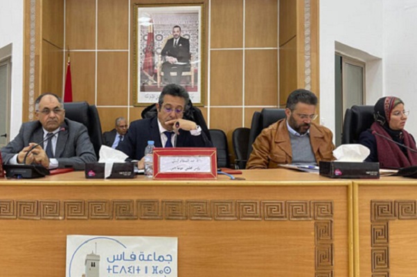 فاس / المجلس الجماعي على صفيح ساخن ويعصف بشباط وزوجته ومستشارة ثالثة خارج تشكيلته