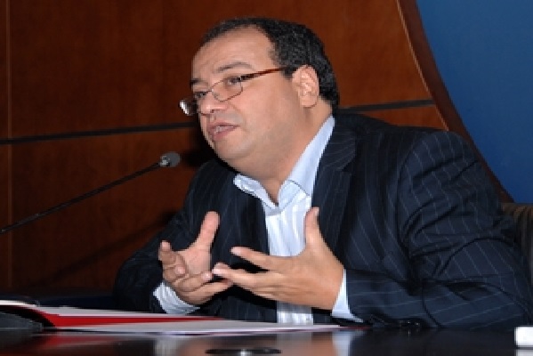 القرارات الانفرادية لإدريس لشكر تدفع حسن نجمي إلى الاستقالة من حزب الوردة