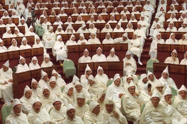 من يمثلون الشعب... ومن يمثلون على الشعب 