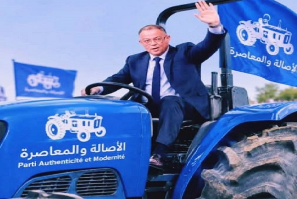 لقجع يدخل "الأصالة والمعاصرة" في الدقيقة التسعين