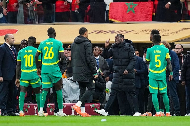 كرة القدم الإفريقية: المغرب في مواجهة محور الشر